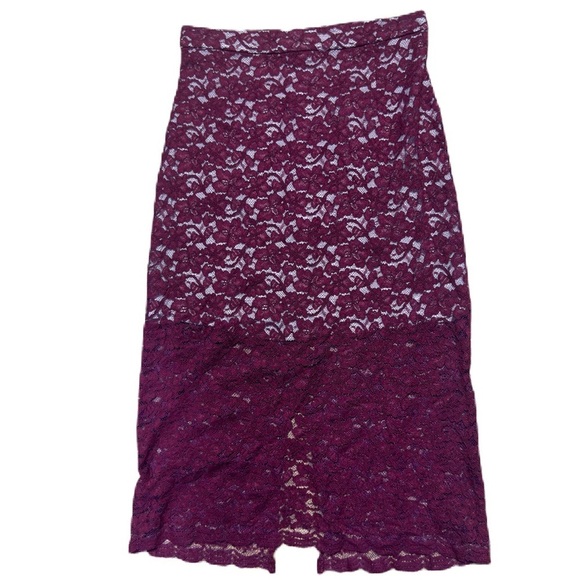 Babaton Woman’s Lace Skirt Size 6 - Picture 1 of 2